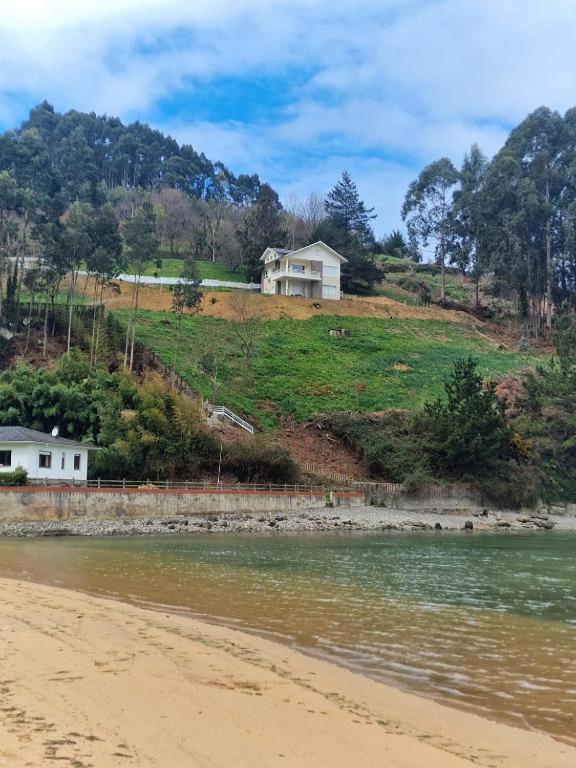 La Villa De Maria I Playa Beach El Puntal Asturias ビリャビシオサ エクステリア 写真